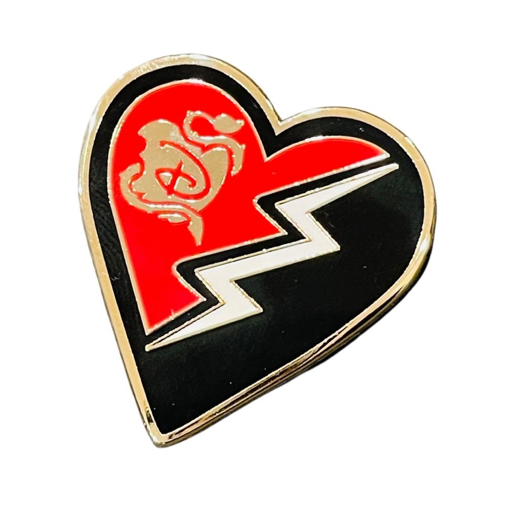 Disney D23 2024 Descendants Pin 2”  Disneyland RARE Pin Pursuit